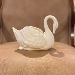 Lenox Cream Swan Figurine